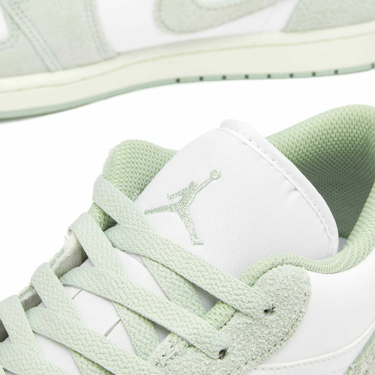 nike jordan 1 low spruce aura
