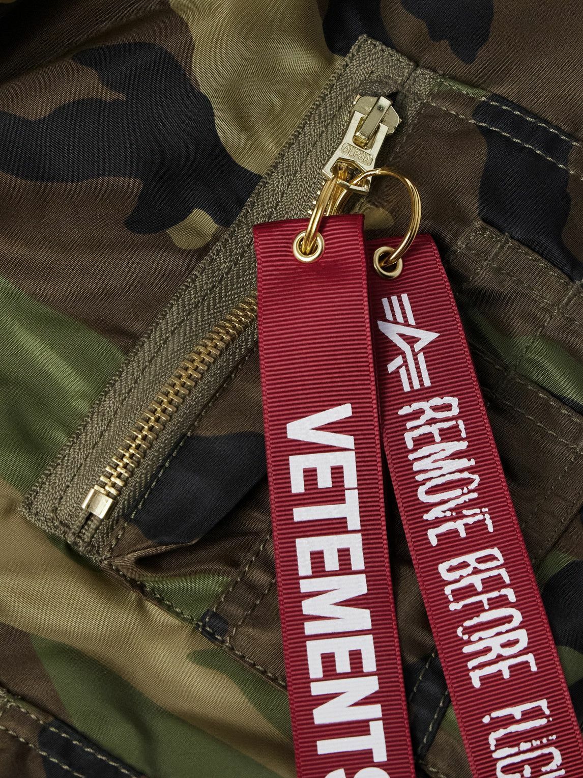 VETEMENTS - Reversible Shell Bomber Jacket - Green Vetements