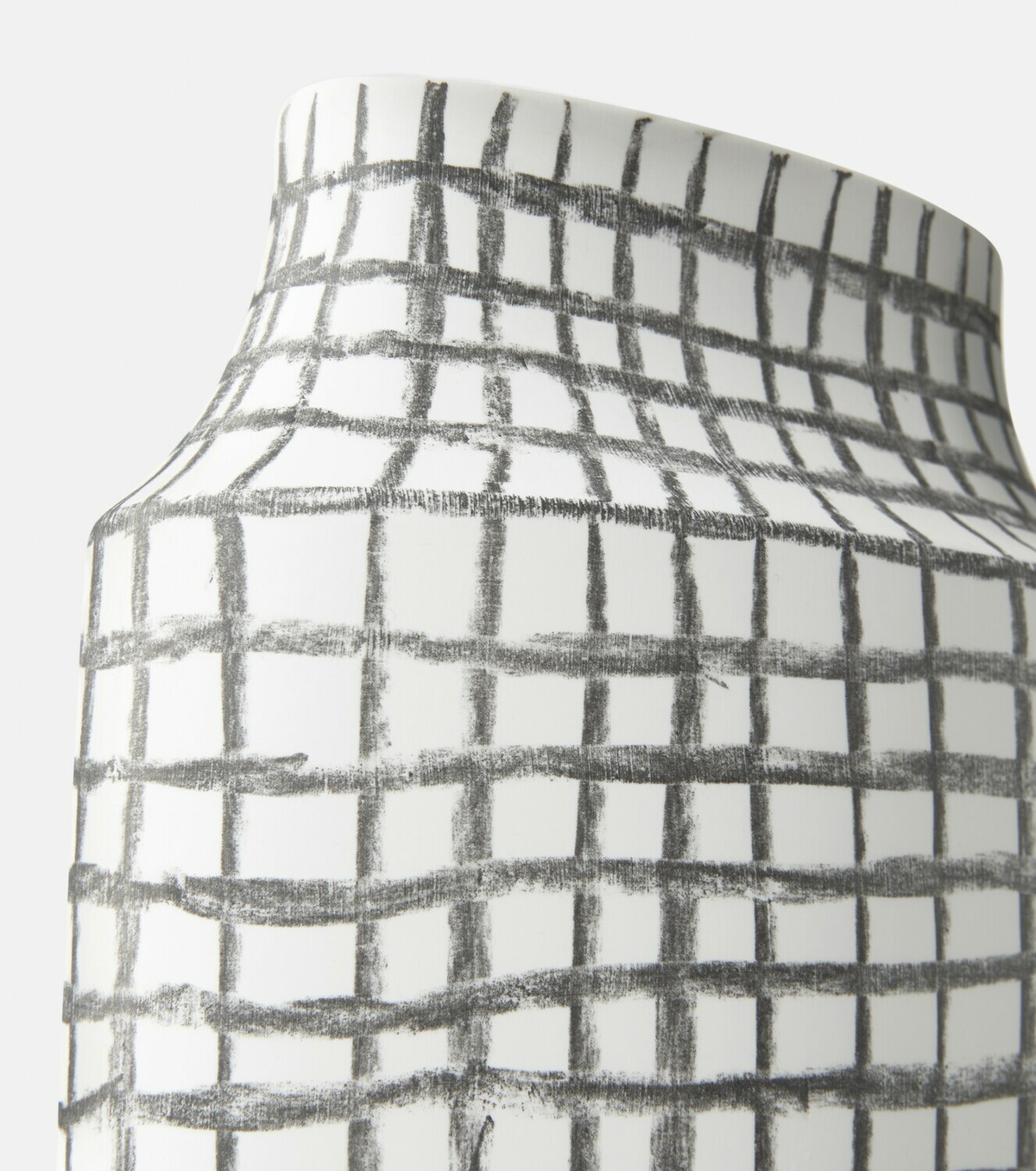 Cassina Post Scriptum round vase by Formafantasma