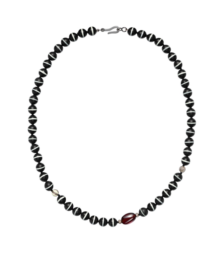 Photo: Ileana Makri Sterling silver (925) beaded necklace with gemstones