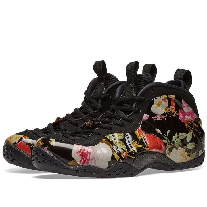 Photo: Women's Nike Air Foamposite One 'Floral' Black & Gold