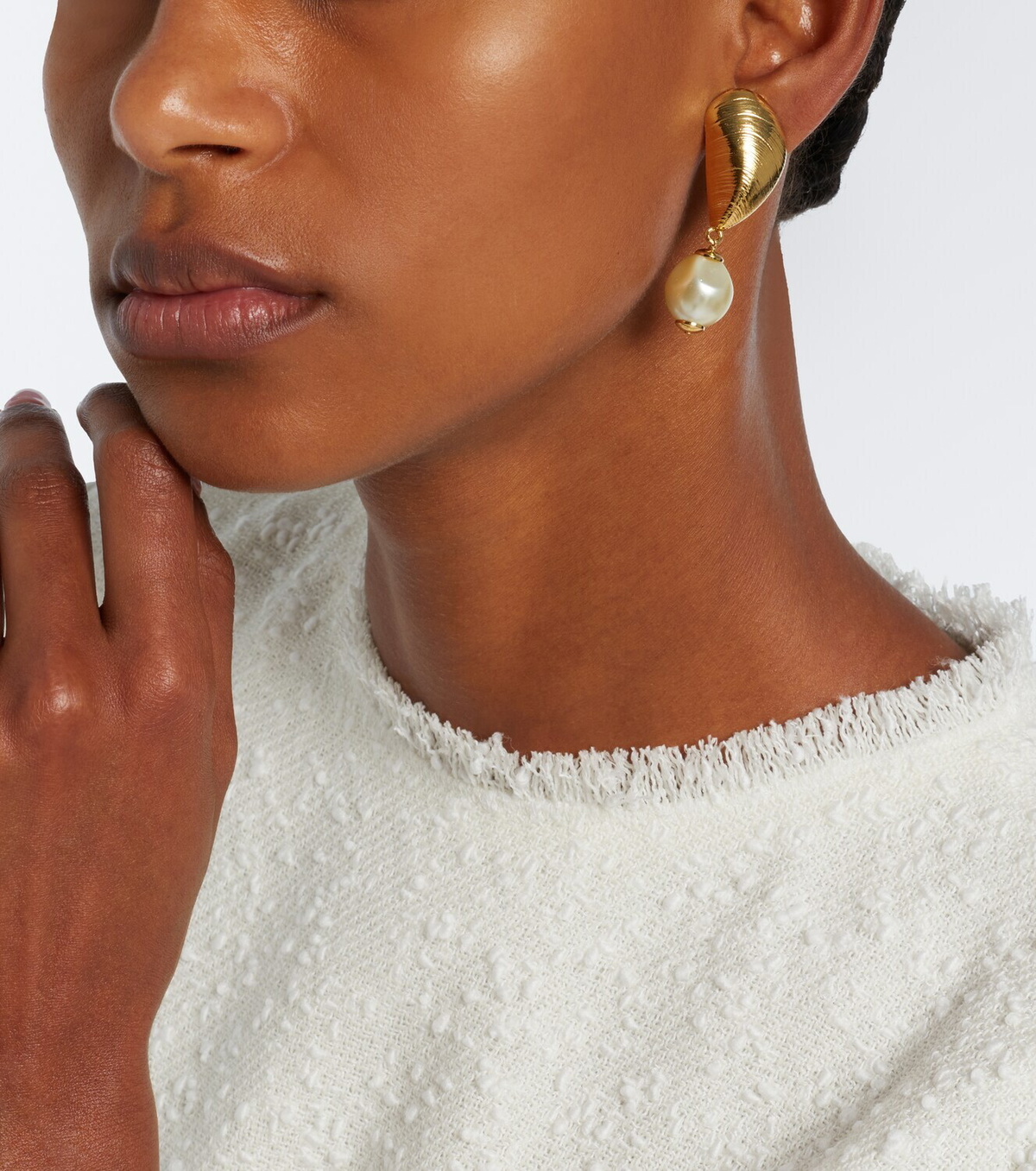 Oscar de la Renta Mussel embellished clip-on drop earrings