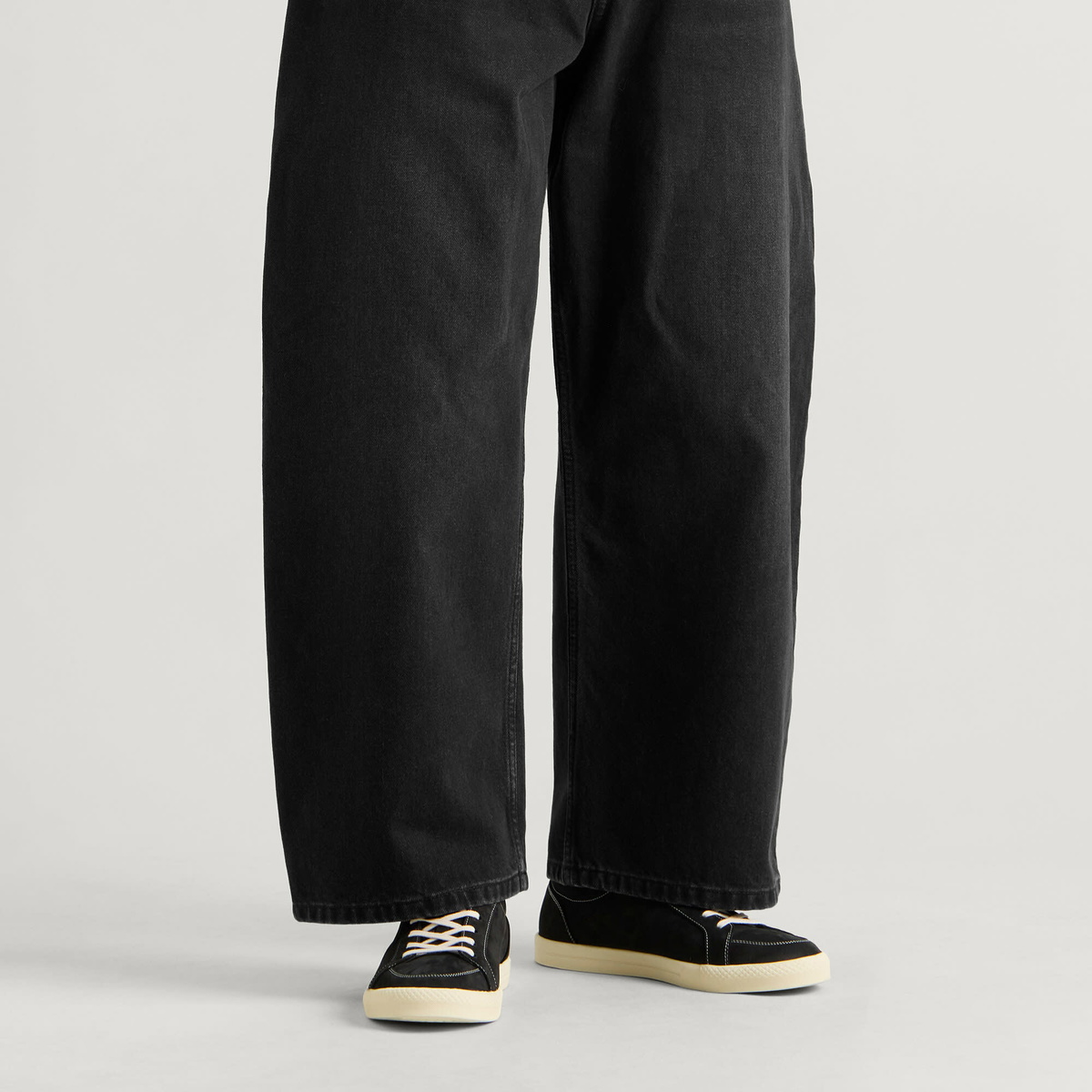 Common Projects Men's Skate Nubuck Sneaker in Black