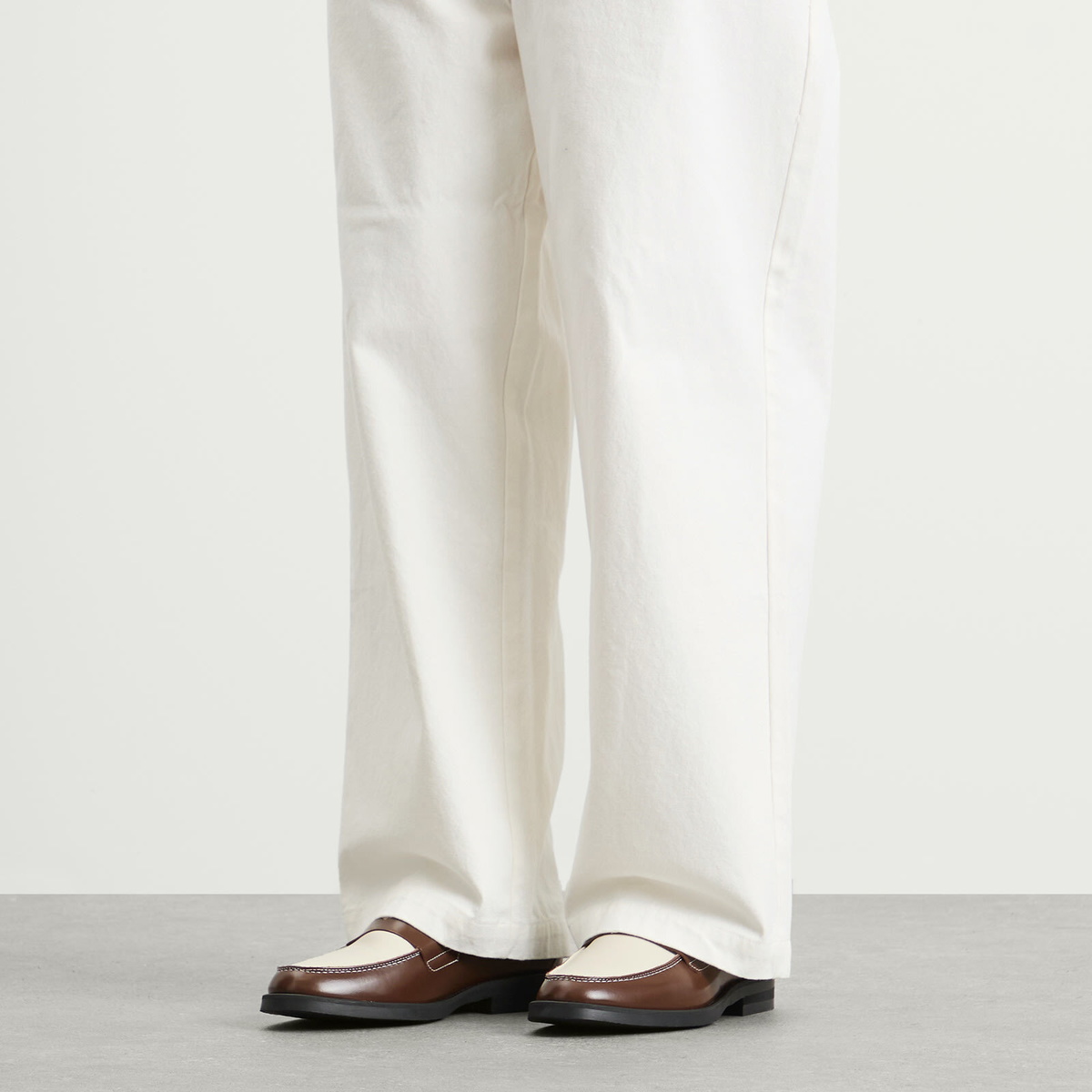 Duke + Dexter Men's Wilde Penny Loafer in Chestnut/White
