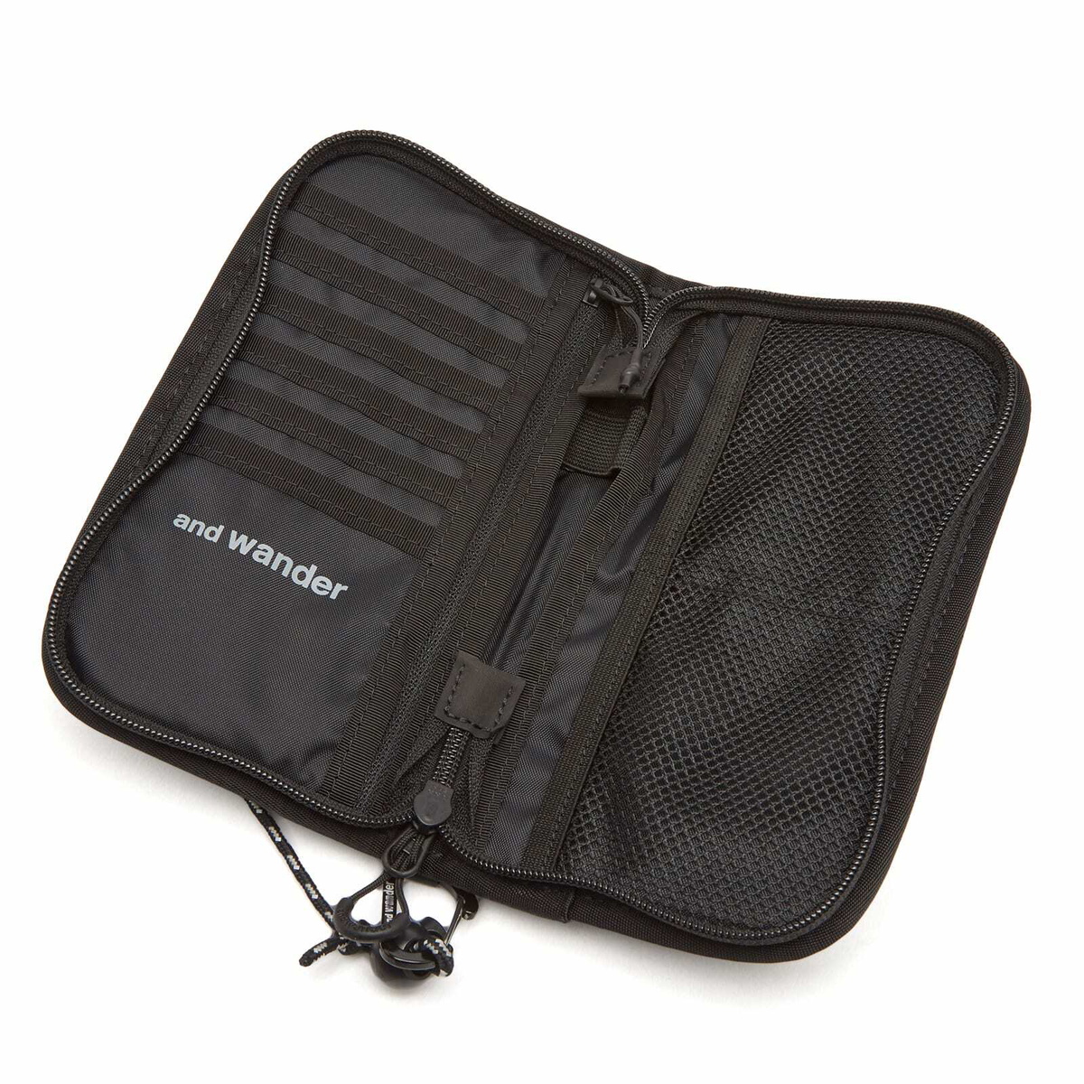 and wander Men's Reflective Ripstop Pouch in Black 