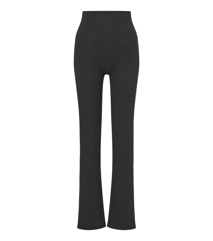 Photo: Leset Lauren jersey straight pants