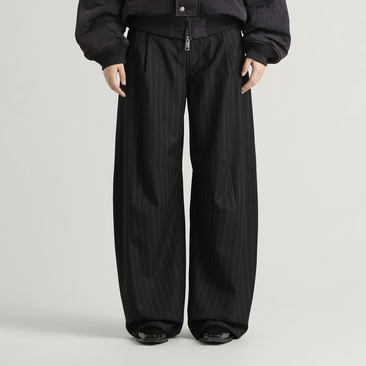 END. x Samsøe Samsøe Women's Samio Dart Trousers in Black Pinstripe