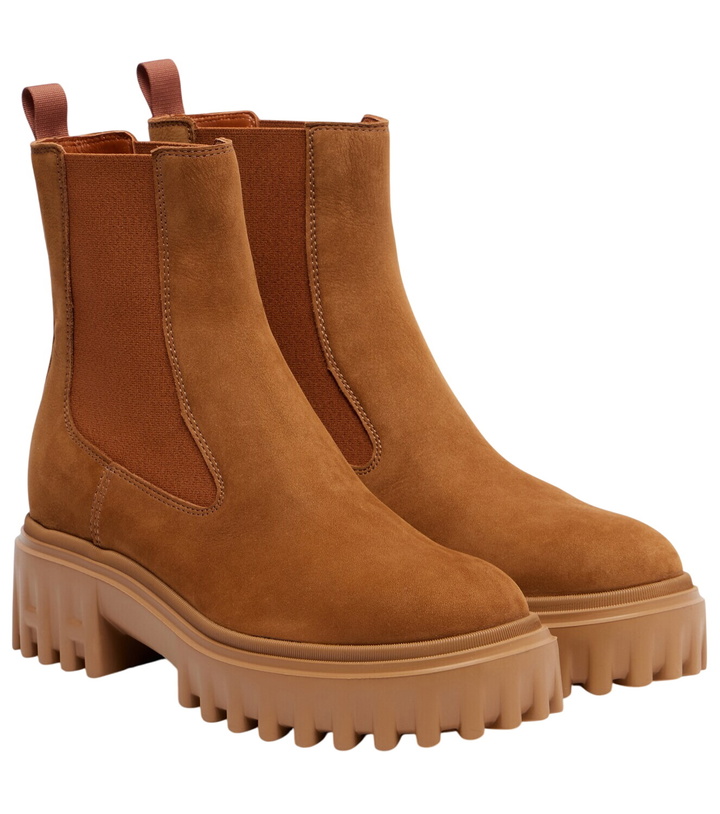 Photo: Hogan Hogan H700 suede Chelsea boots