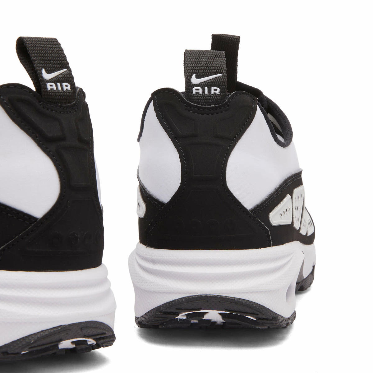 Nike Air Max SNDR W Sneaker in White/Black