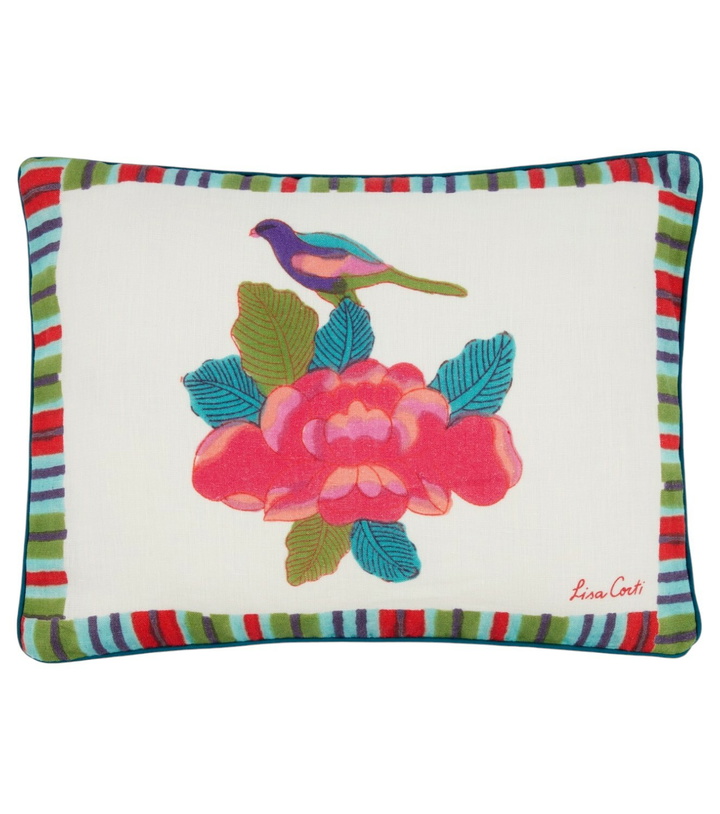 Photo: Lisa Corti Royal Palace rectangular linen cushion