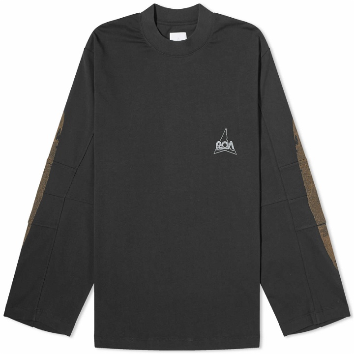 Photo: ROA Men's Long Sleeve Graphic T-Shirt in Black