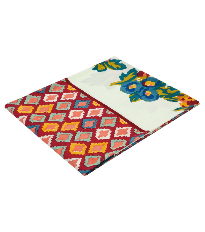 Photo: Lisa Corti Lisa Bouquet muslin beach towel