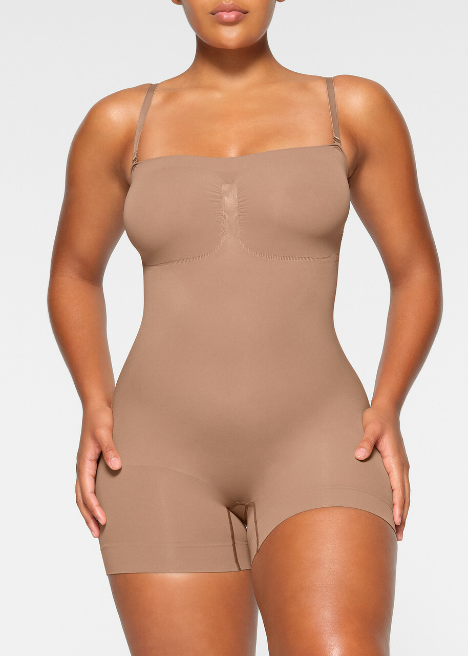 Skims Seamless Sculpt Strapless Shortie Body Light Brown