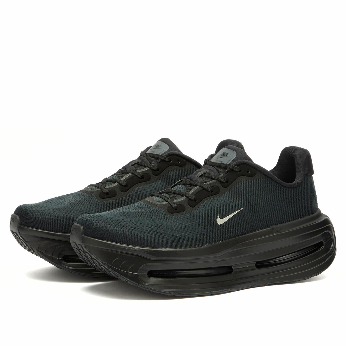 Nike Vomero Prm Sp Sneaker in Black/White