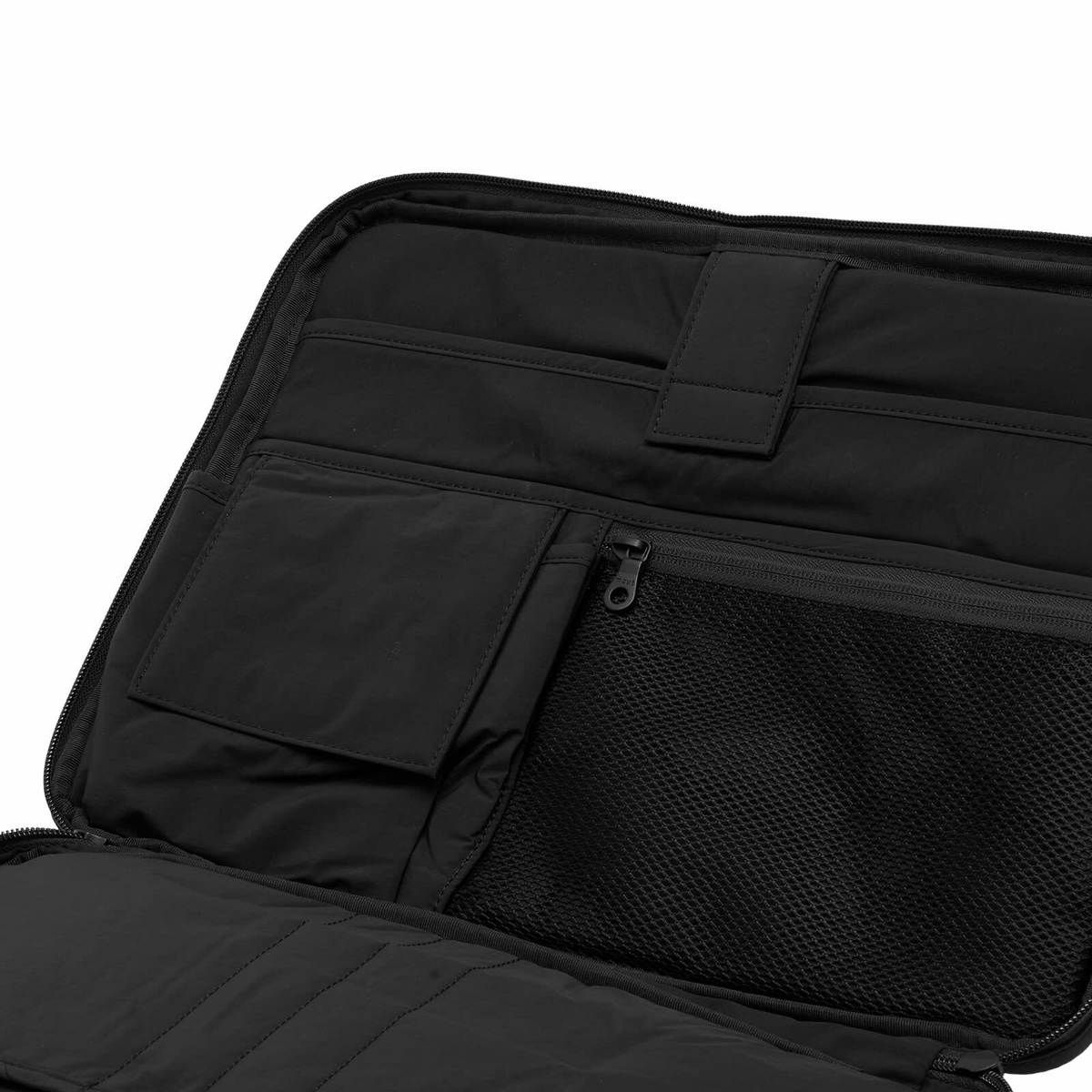 Mazi Untitled AM Case 02 in Black 