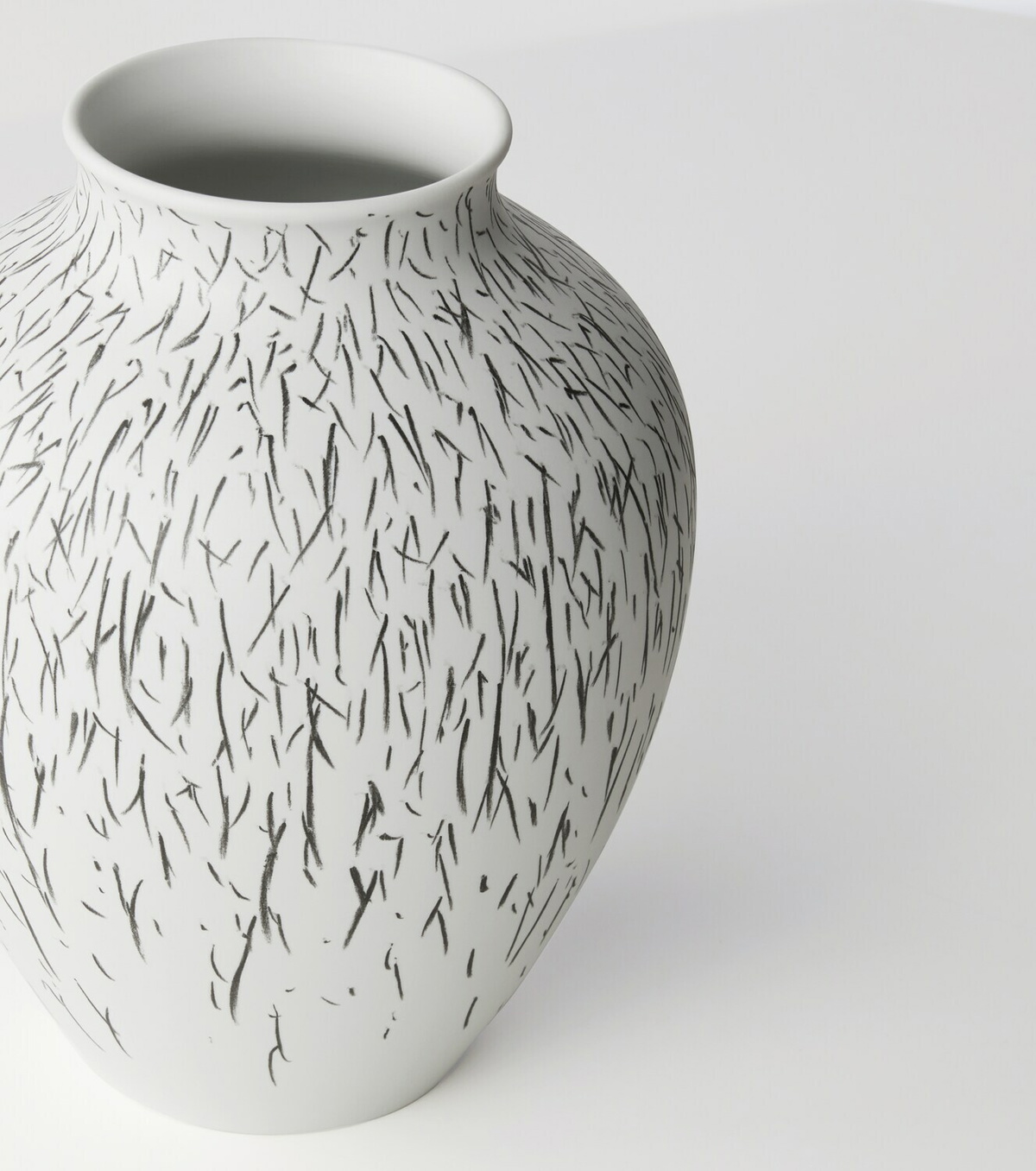 Cassina Post Scriptum curved vase by Formafantasma