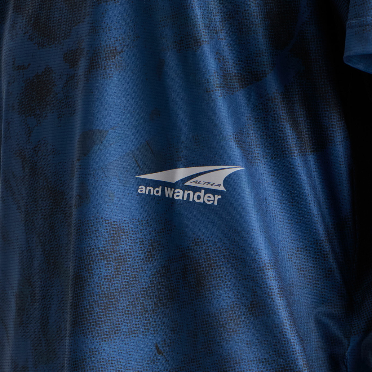 and wander Men's x Altra Graphic T-Shirt in Navy