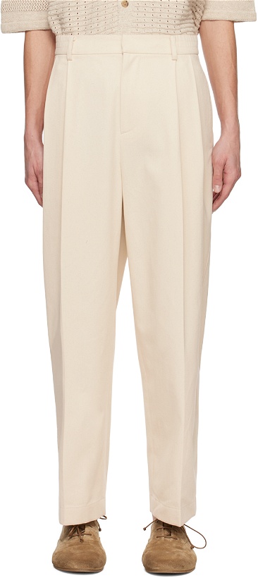 Photo: LE17SEPTEMBRE Off-White Pleated Trousers
