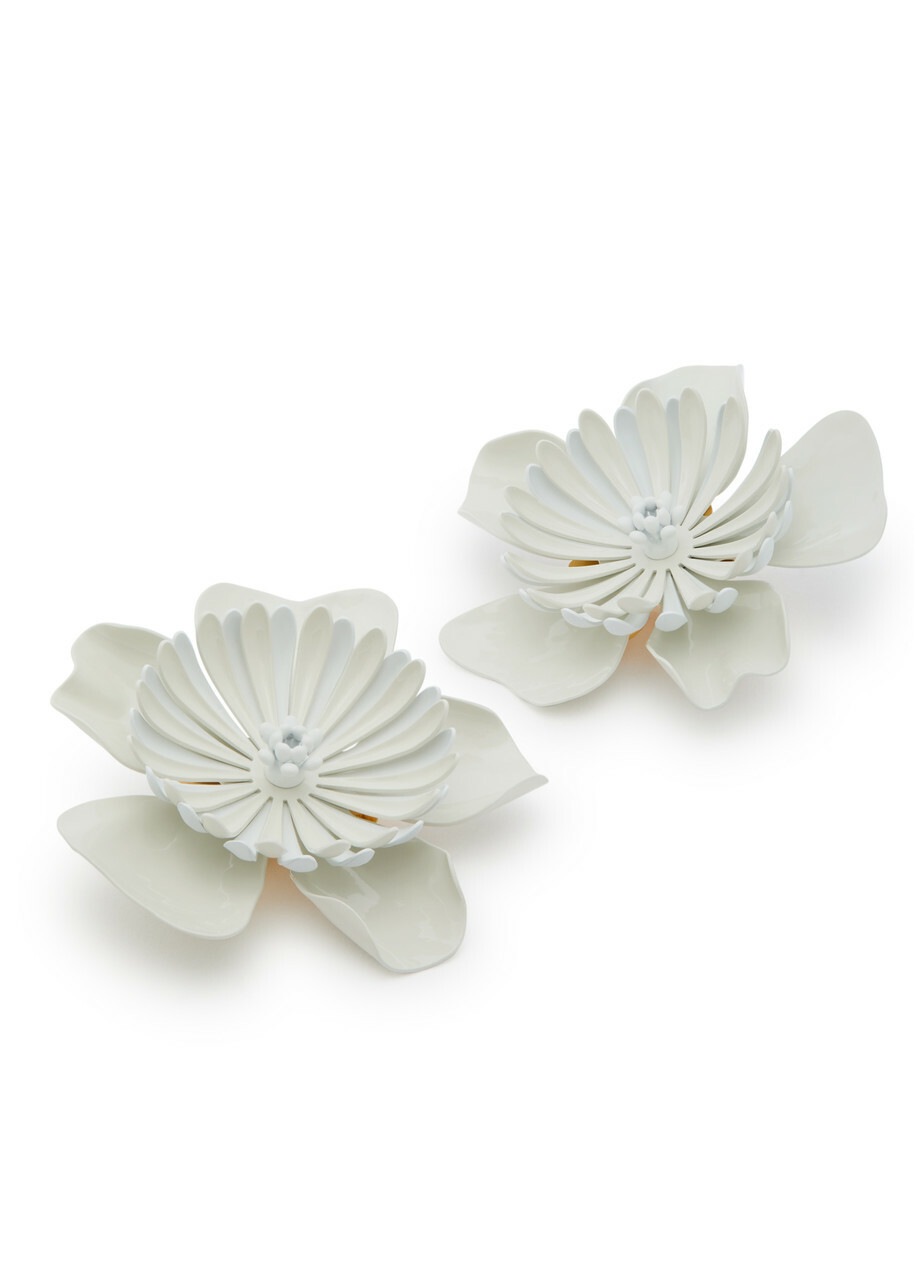 Chloe The Chloé Bloom Enamelled Clip-on Drop Earrings - White - One Size