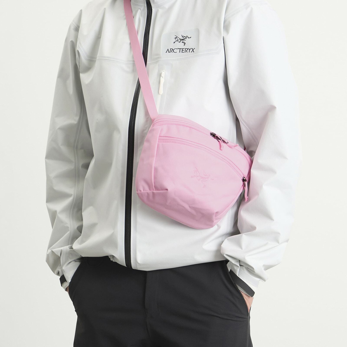 Arc'teryx Mantis 2 Waist Pack in Pineberry 
