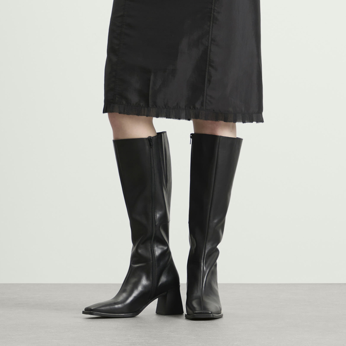 Vagabond Shoemakers Women's Vagabond Hedda Knee High Boot in Black