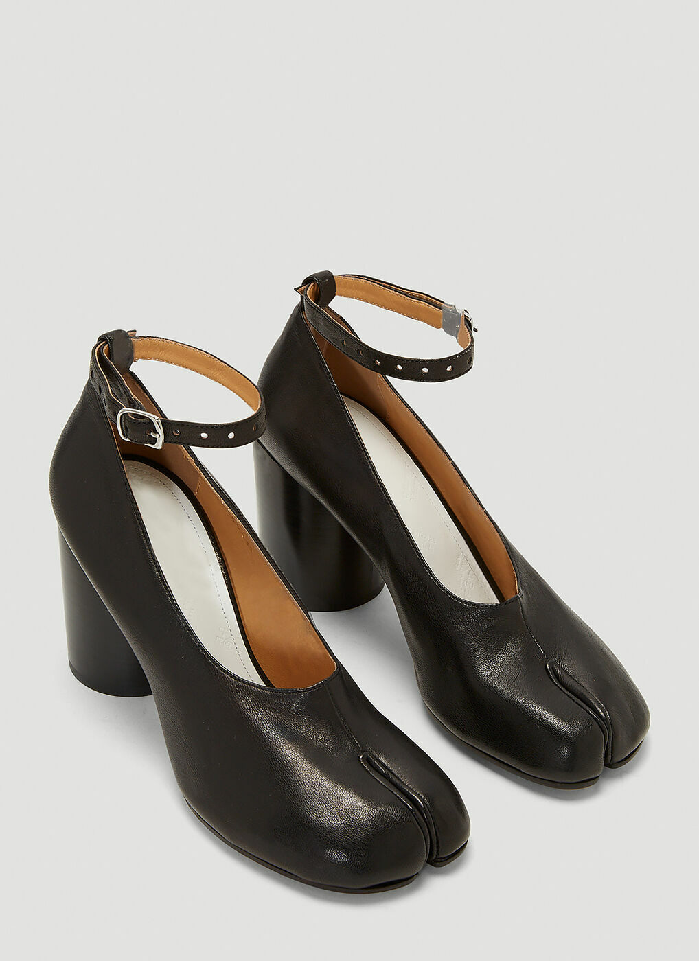 Tabi Mary-Jane Pumps in Black Maison Margiela