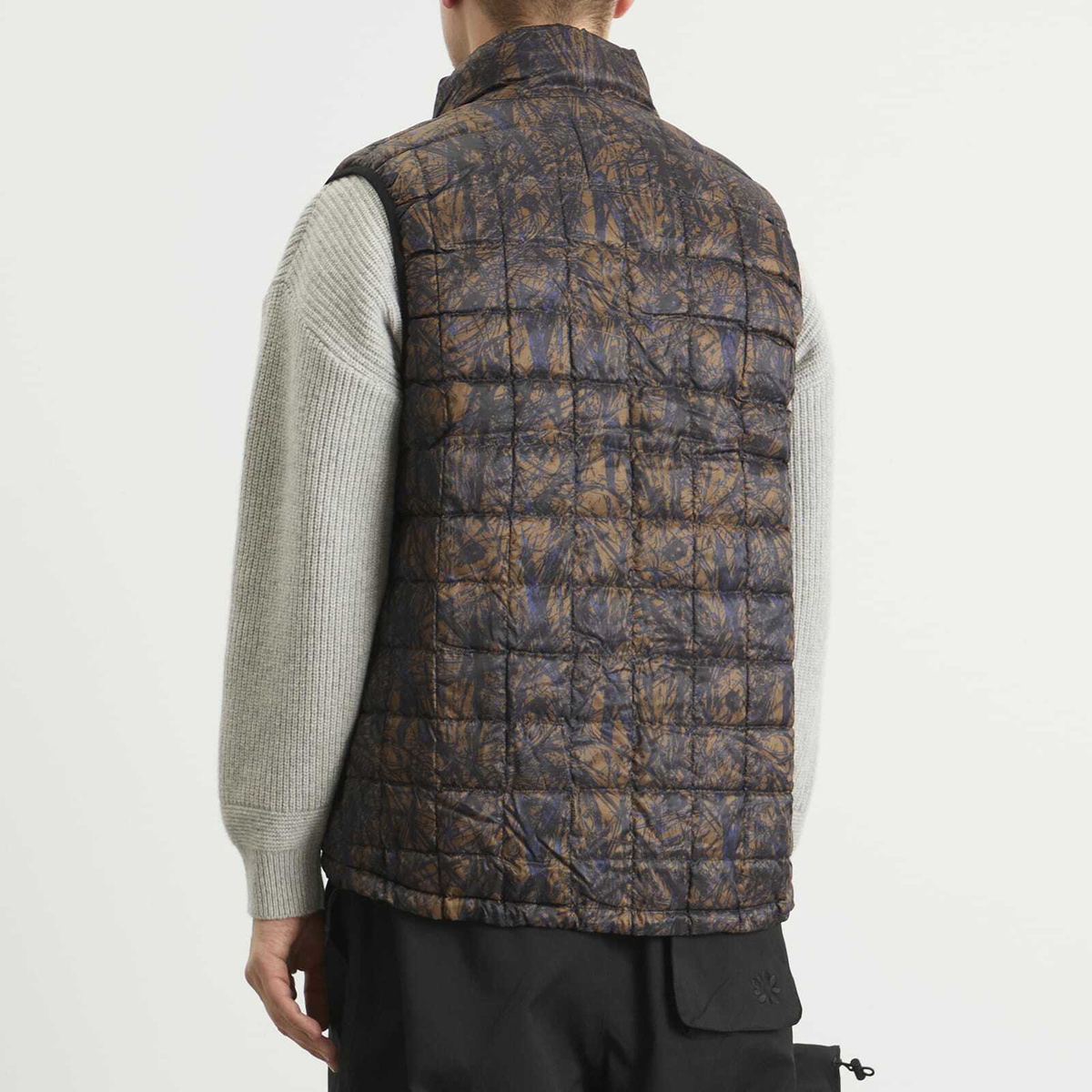 Taion Men's Mountain 800FP Zip Light Down Vest in Brushed Meadows