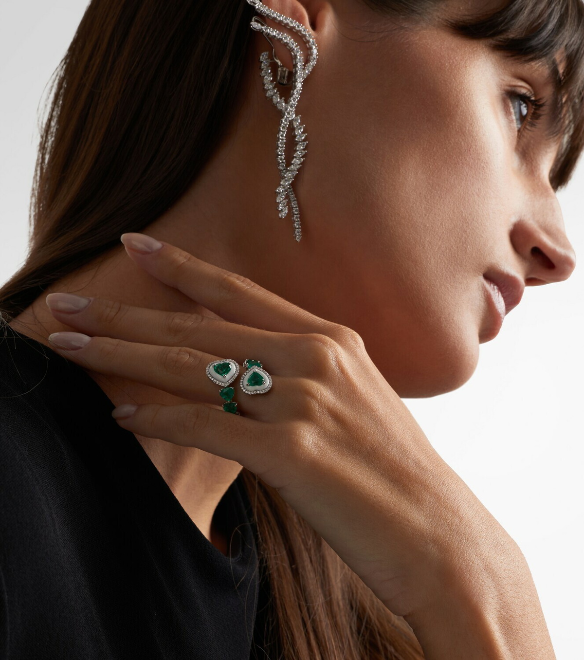 Kamyen Heart 18kt white gold and enamel ring with emeralds and diamonds