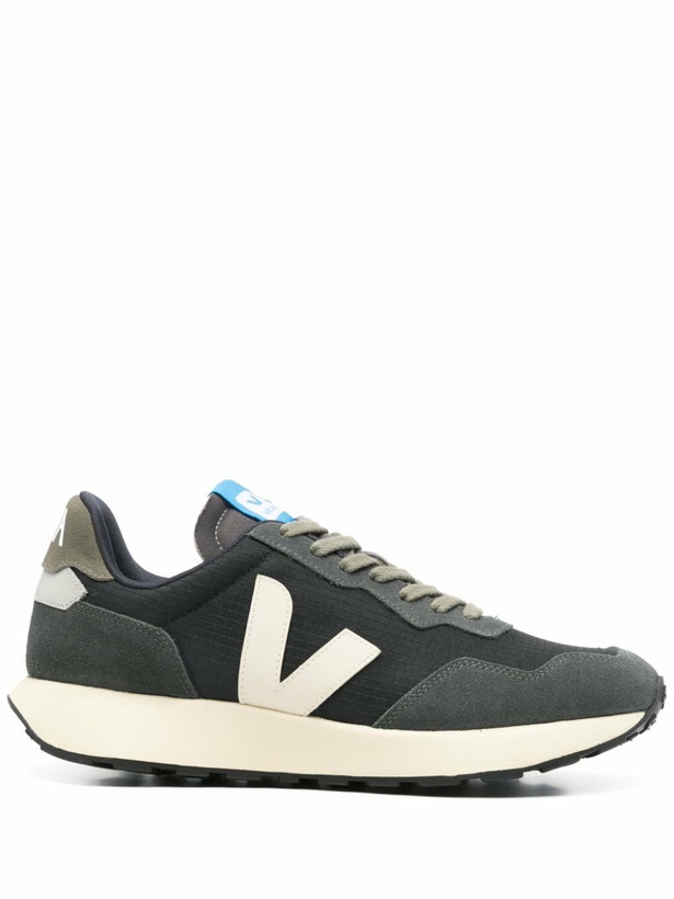 Photo: VEJA Paulistana Sneakers