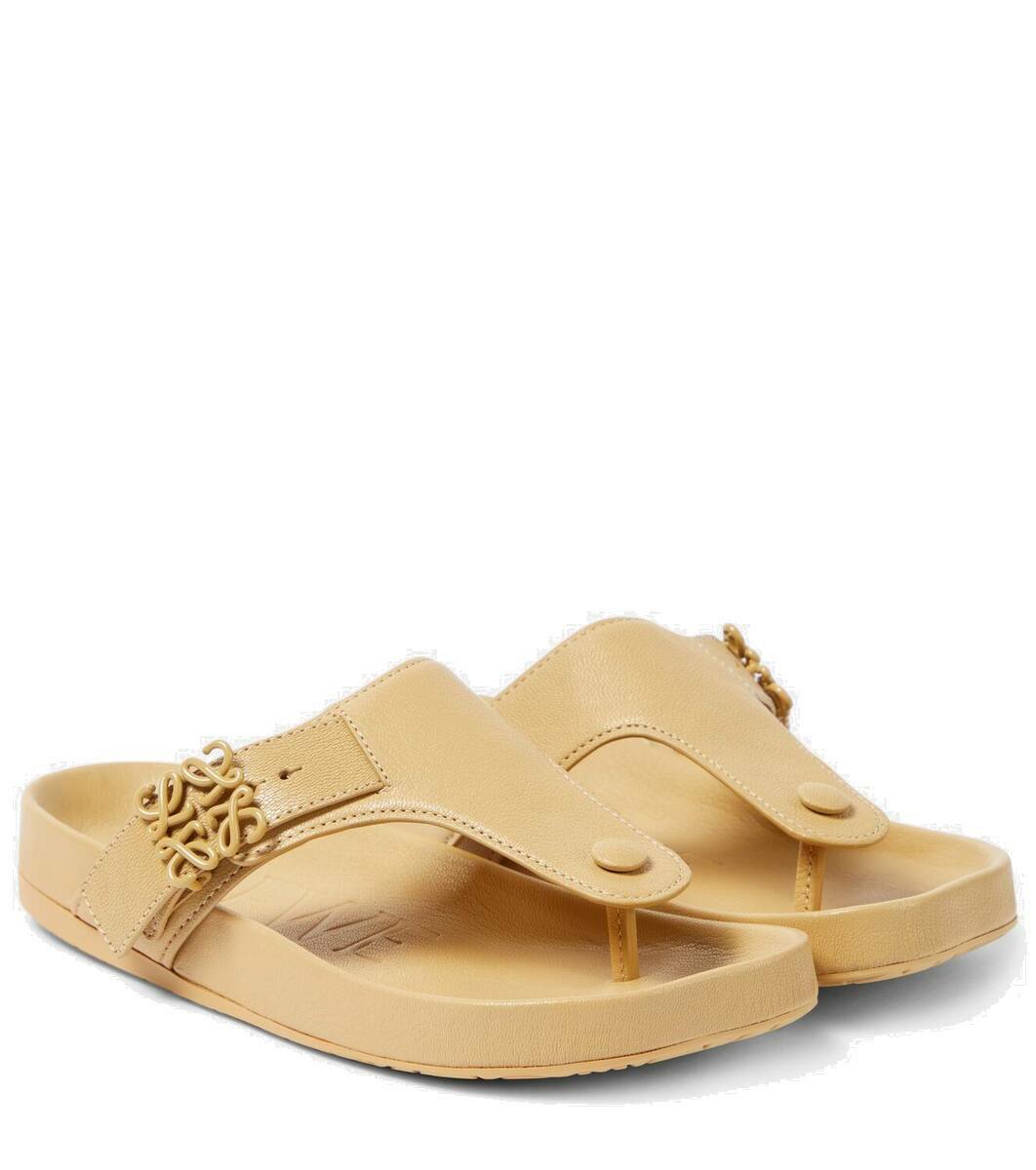 国内配送【LOEWE】Shearling Ease Toe Sandal Loewe Ease shearling thong sandals Loewe