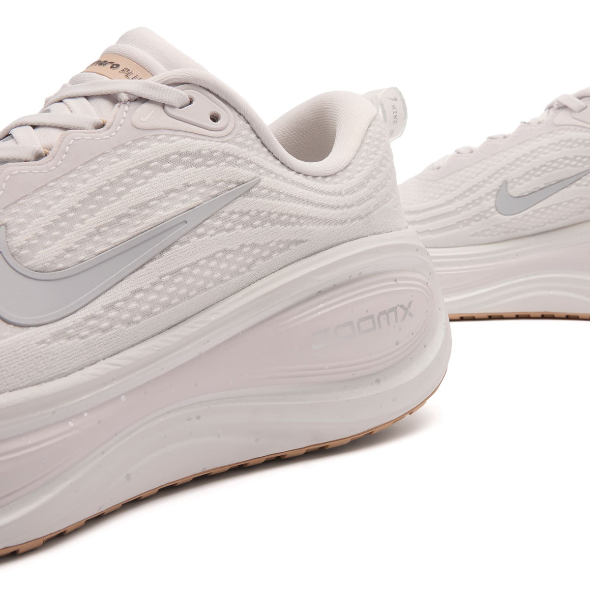 Nike Vomero Plus Speckle Sneaker in Vast Grey/Hemp-Chrome/Black