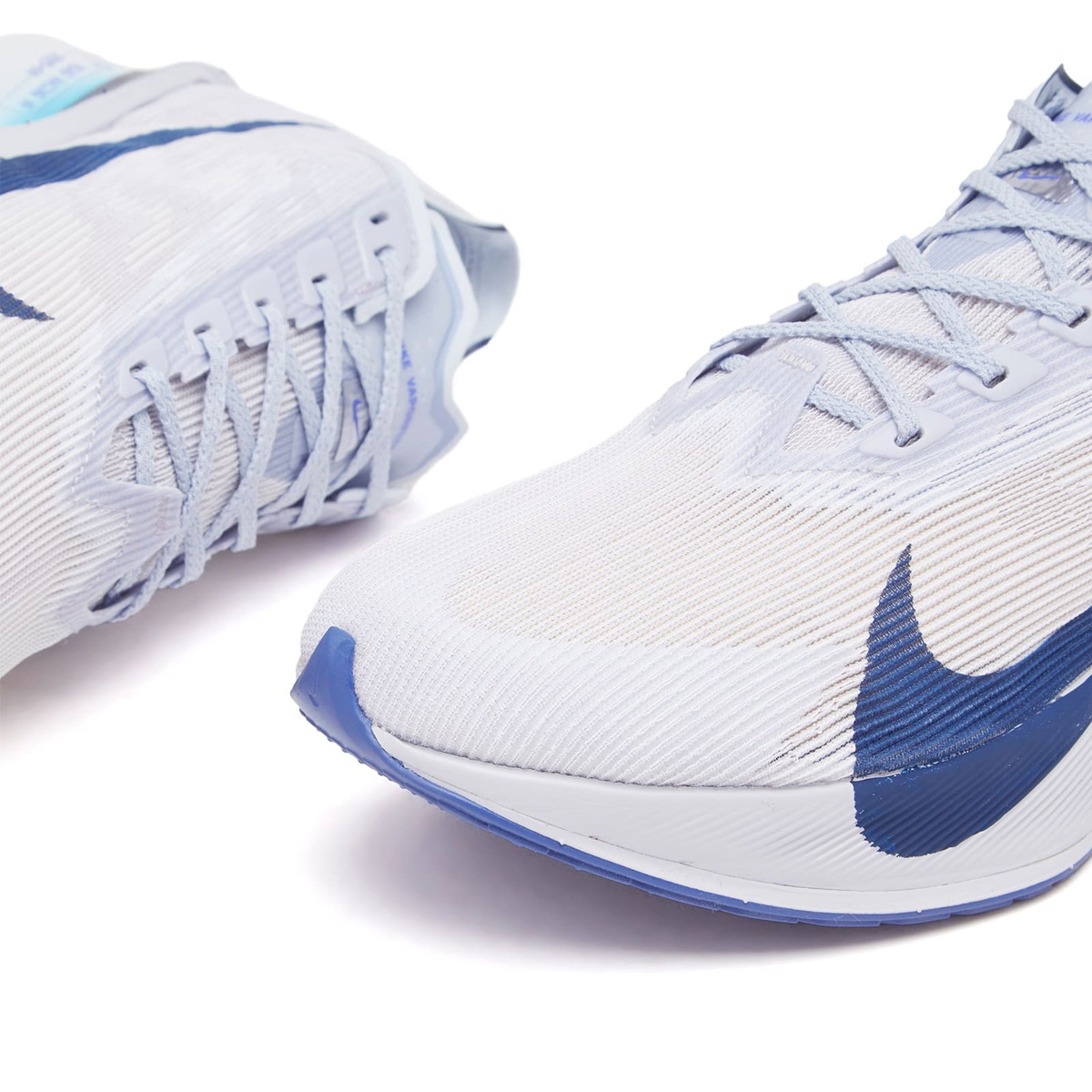Nike Running ZoomX Vaporfly 4 Sneaker in Ghost/Void/Violet