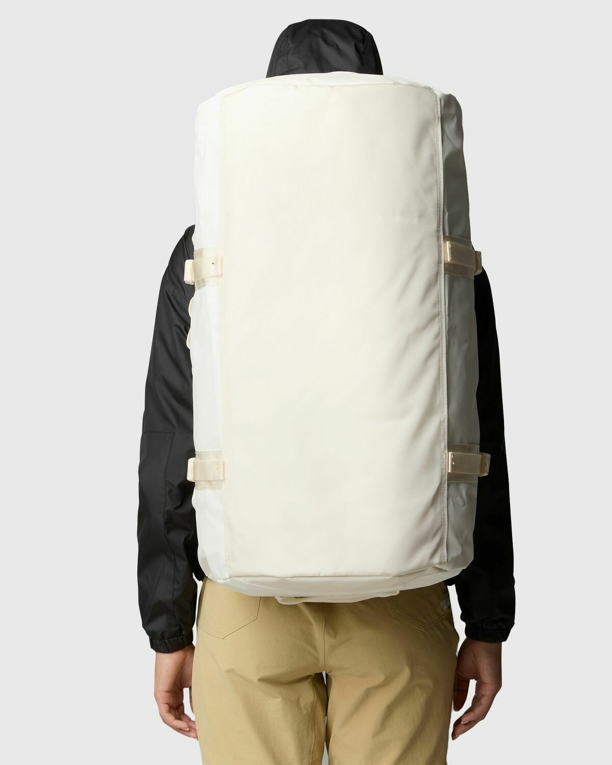 The North Face BASE CAMP DUFFEL - M White Mens Duffle Bags & Weekender/Messenger & Crossbody Bag