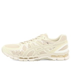 Asics GEL-Kayano 20 Sneaker in Fossil/Cream