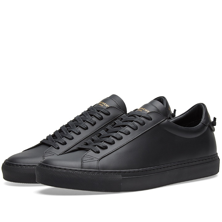 Photo: Givenchy Low Sneaker