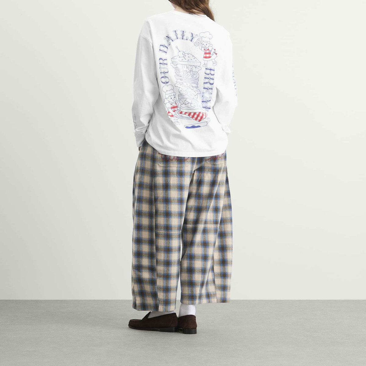 Damson Madder Women's Damson Deli Long Sleeve T-Shirt in Off White