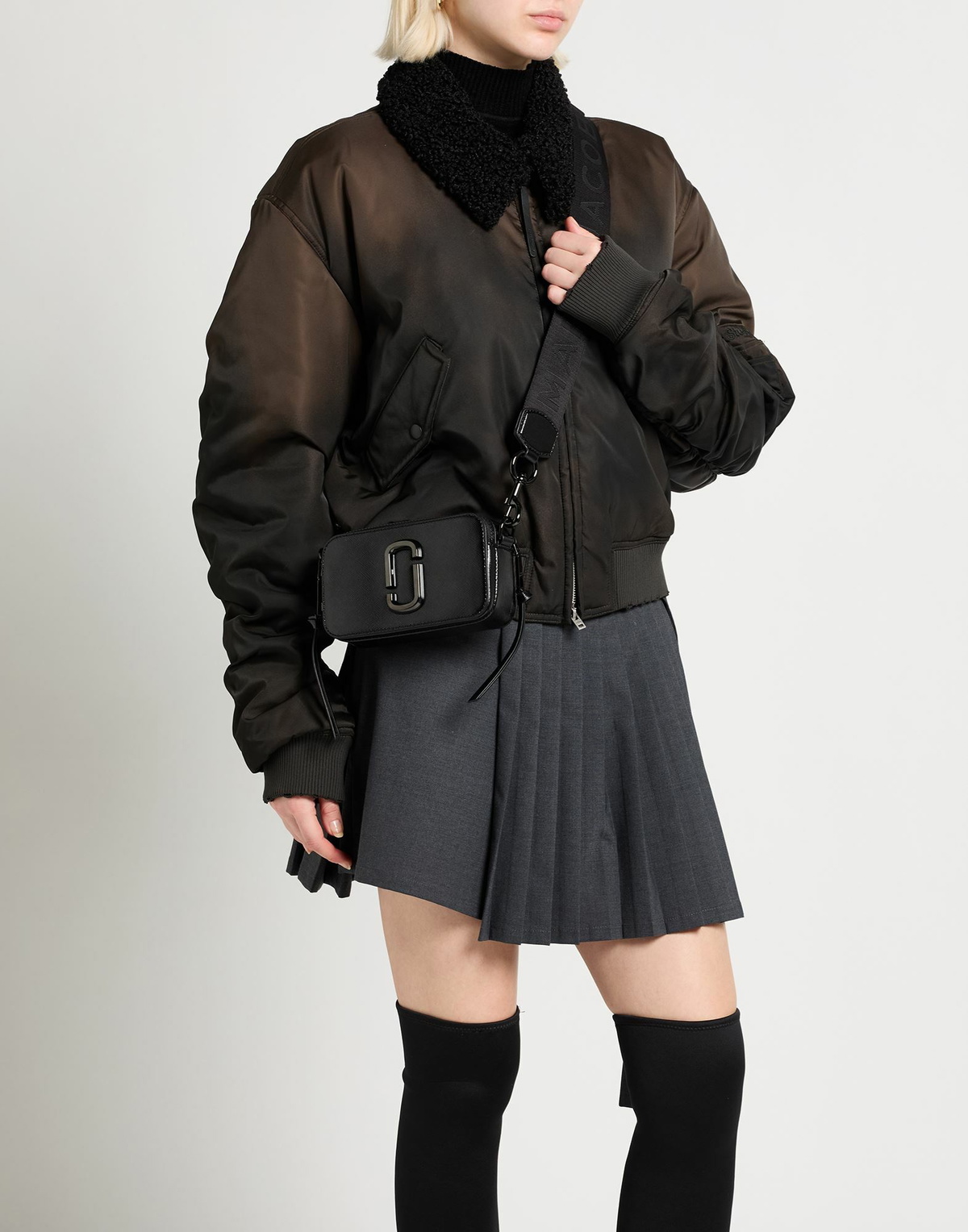 Marc Jacobs Womens Cross-body bag in Black