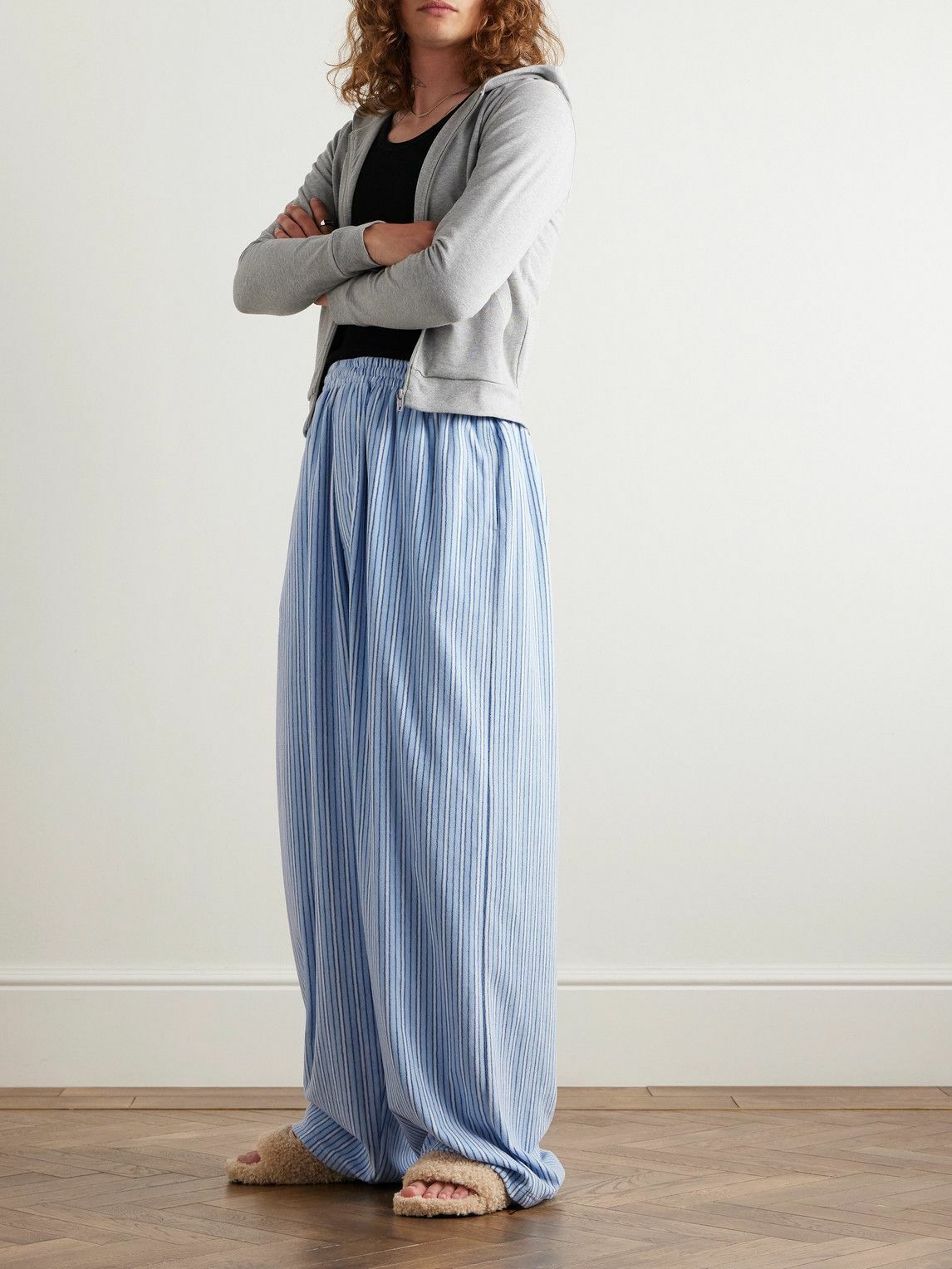 パンツ BALENCIAGA Midnight Blue Silk Pyjama Pant Balenciaga Midnight Blue Silk Pyjama Pant – LOZURI®