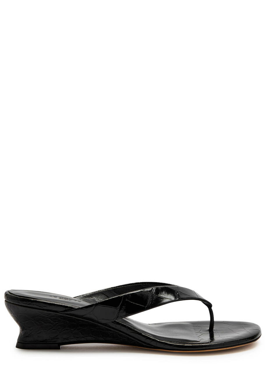 LE Monde Beryl 50 Crocodile-effect Leather Thong Wedge Sandals Black