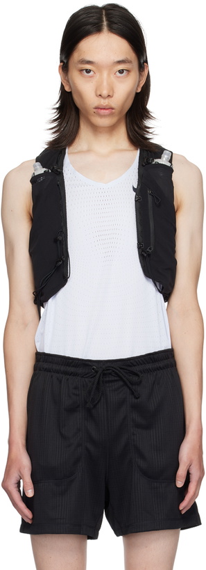 Photo: Salomon Black ADV Skin 5 Vest