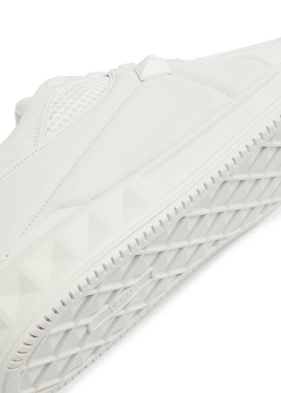 Valentino One Stud Quilted Leather Sneakers White And Black