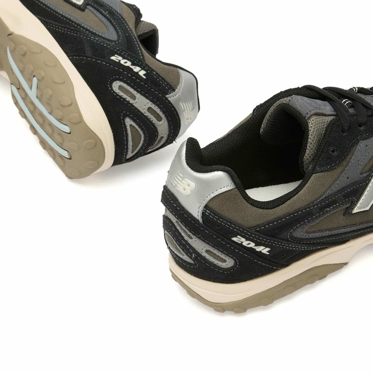 New Balance 204L Sneaker in Black