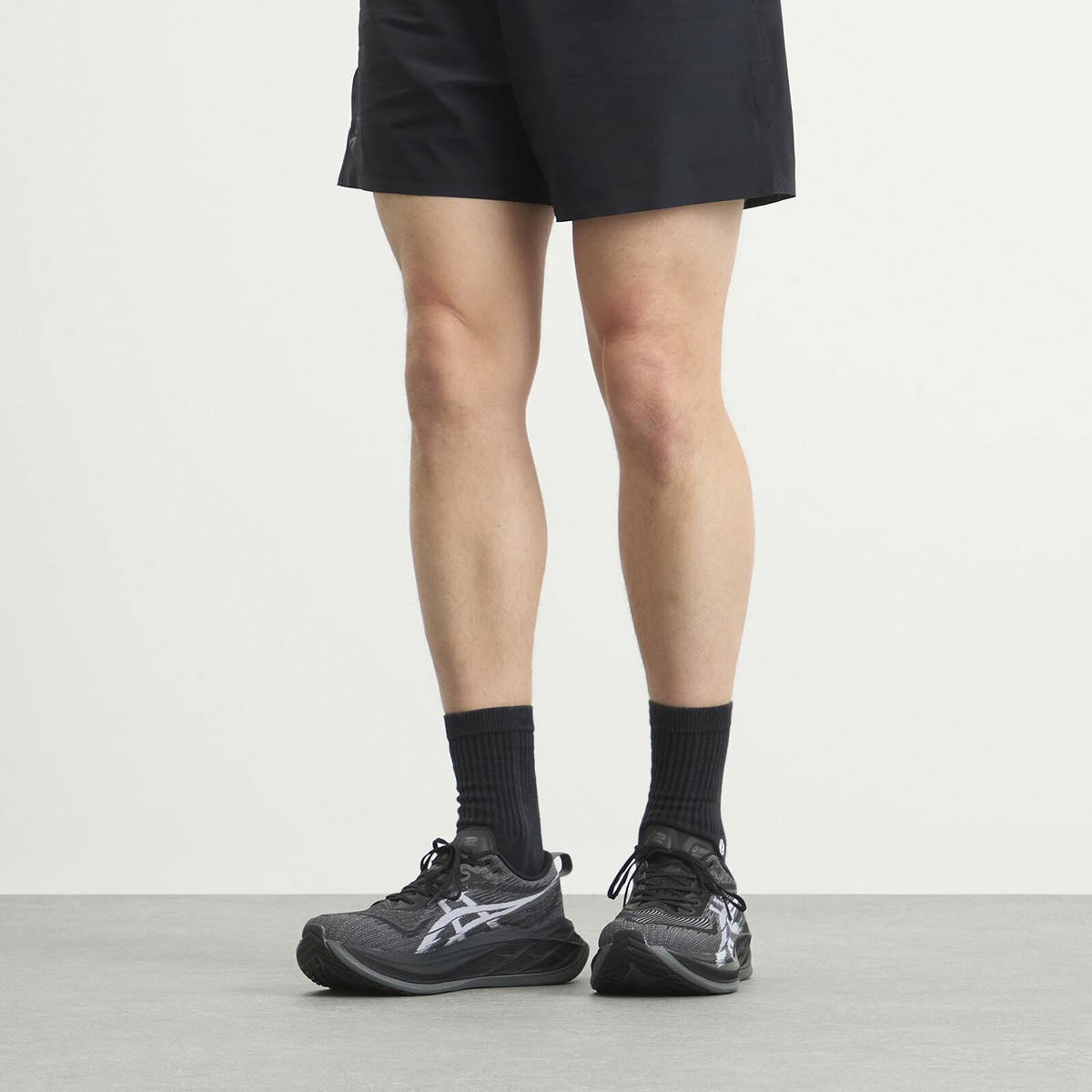 Asics Running Asics Superblast 2 Sneaker in Black/White