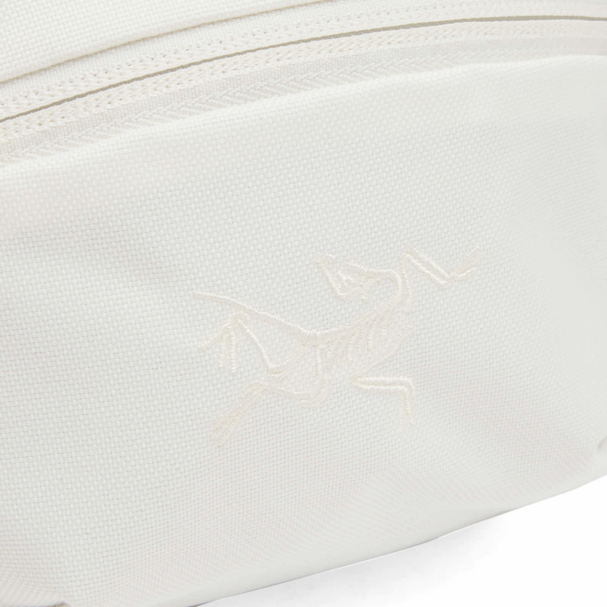ARC'TERYX アークテリクス　mantis1 マンティス1 白/ホワイト Amazon.co.jp: ARCTERYX アークテリクスMANTIS 1 マンティス1