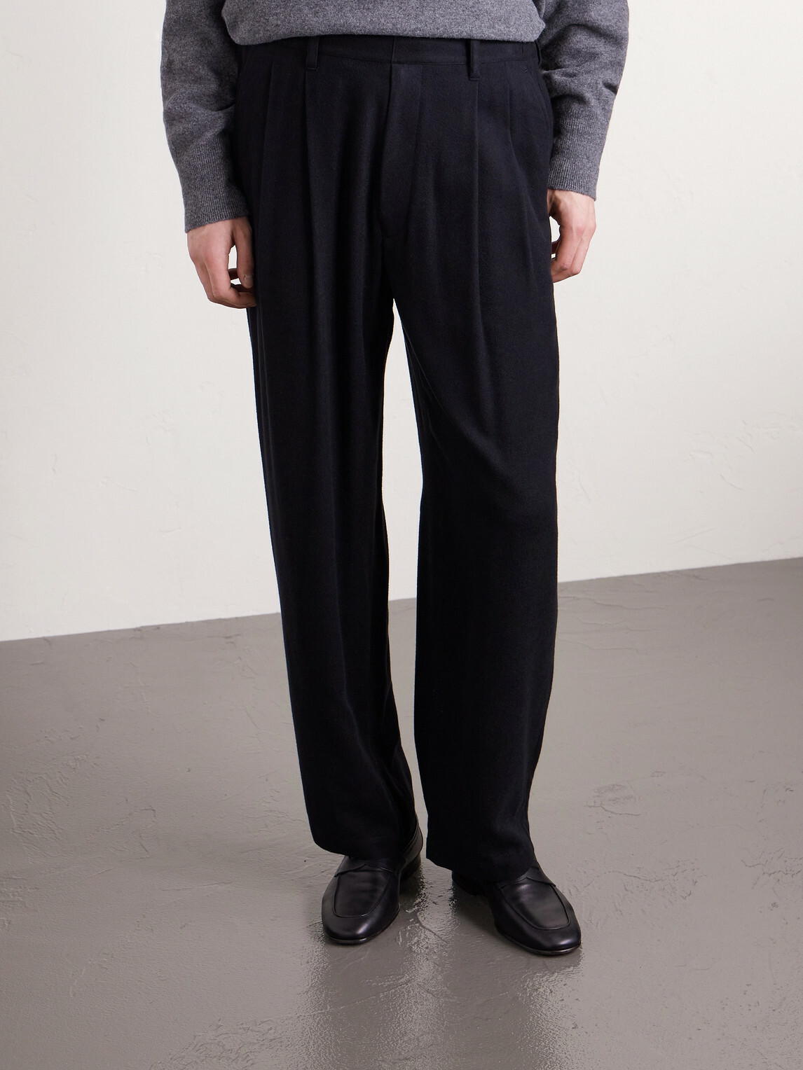 ssstein - Straight-Leg Silk-Blend Flannel Trousers - Black