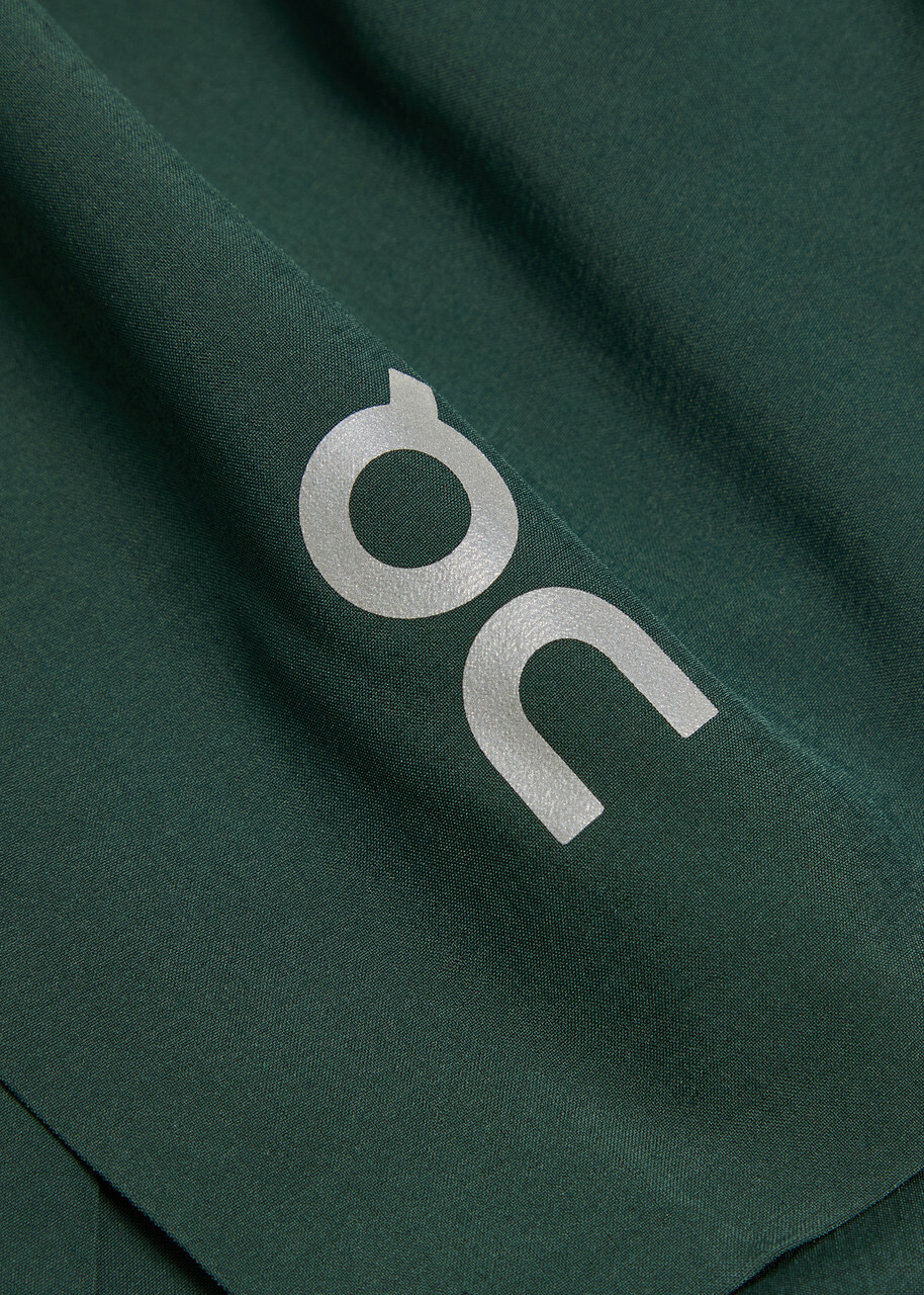 ON Train Stretch-shell Shorts Dark Green