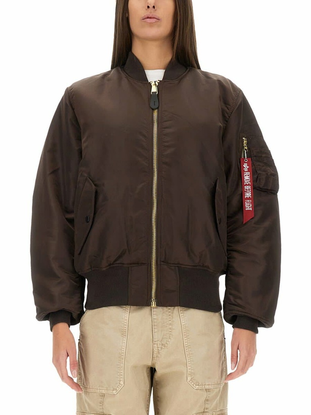 Photo: Alpha Industries Bomber ma-1