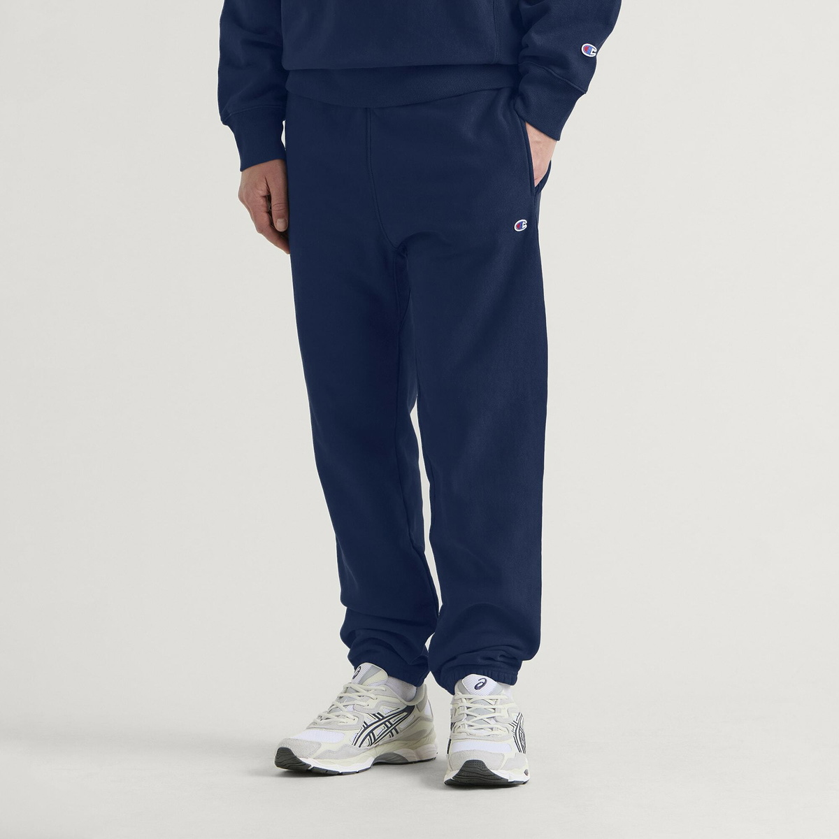 Champion Men's Reverse Weave Cuffed Sweat Pants in Navy