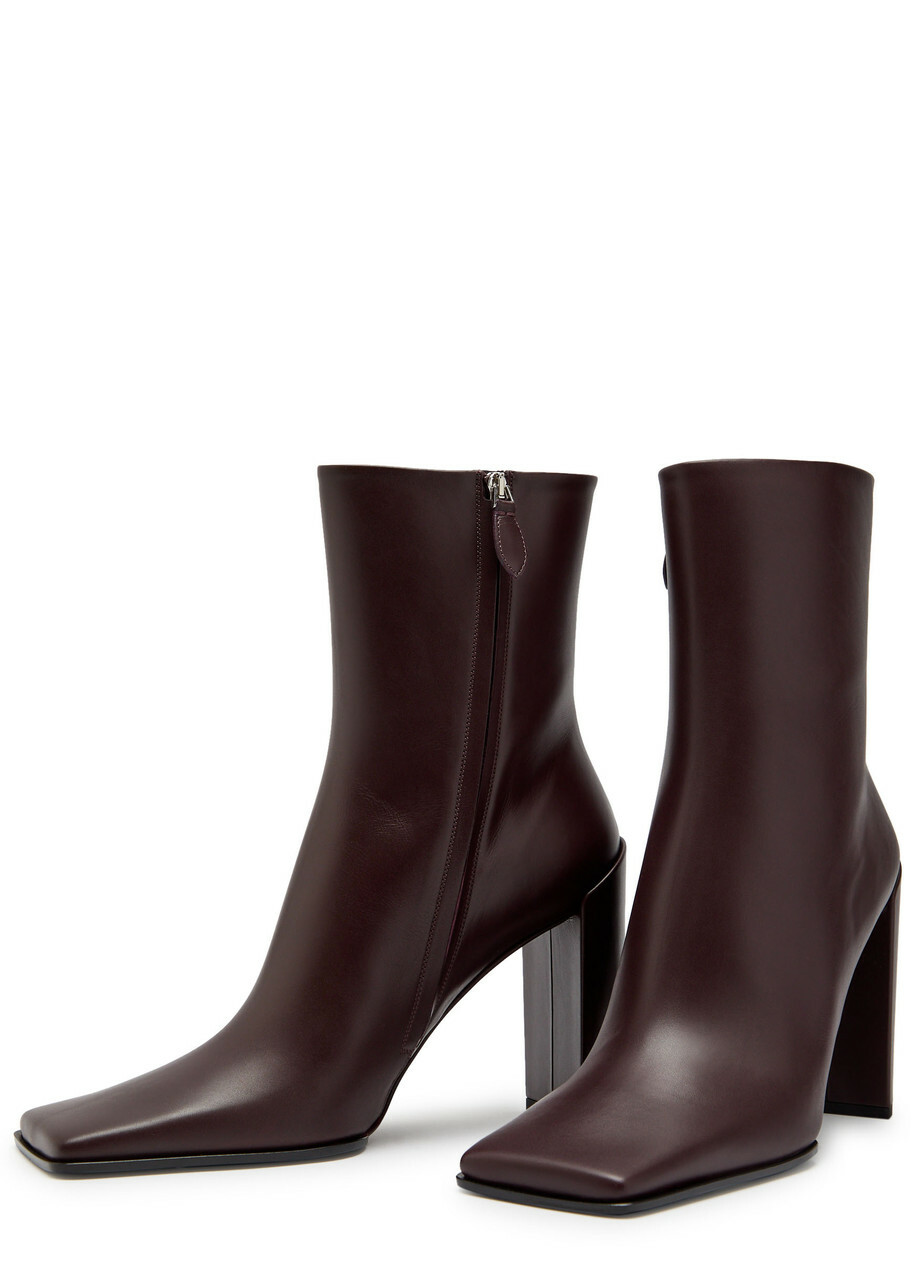 Alaïa Square toe Leather Ankle Boots Brown