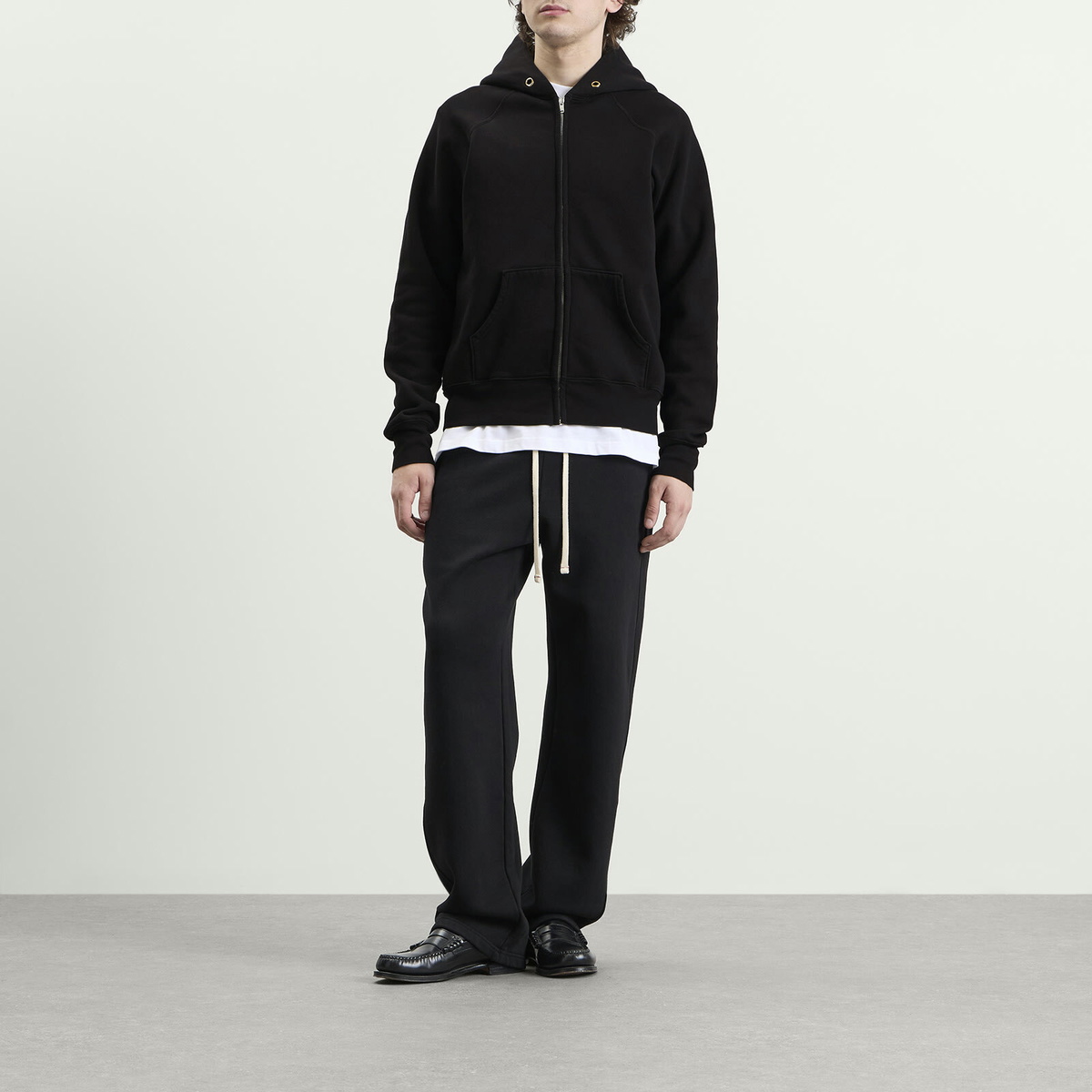 Les Tien Men's Heavyweight Raglan Zip Hoodie in Jet Black